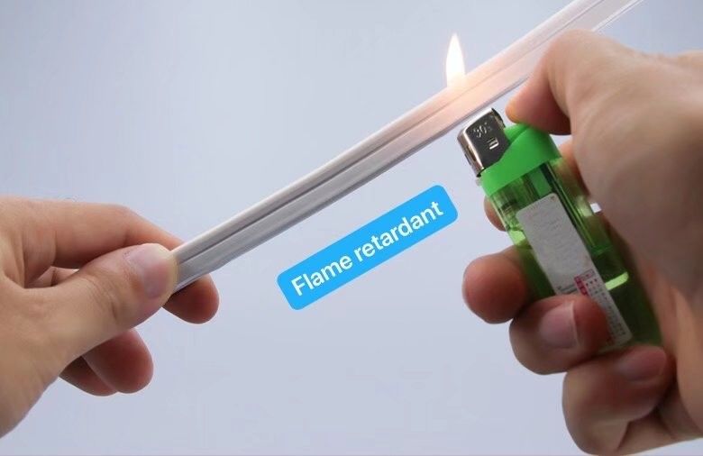 La curvatura flessibile leggera al neon principale del lato di IP65 IP67 accende al neon della decorazione del silicio principale 0612 10W 24V nessun punto che accende SMD2835