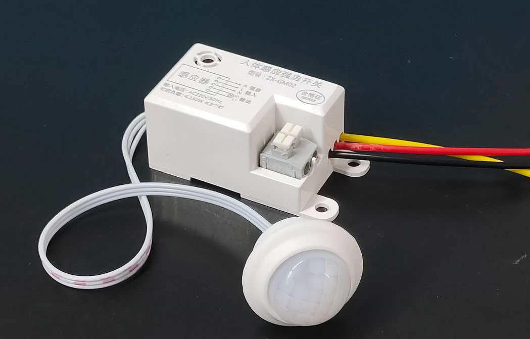 24V / induttore Gated sensore infrarosso del corpo del sensore di spazzata della mano del sensore di moto del Governo degli accessori del sensore di 12V LED