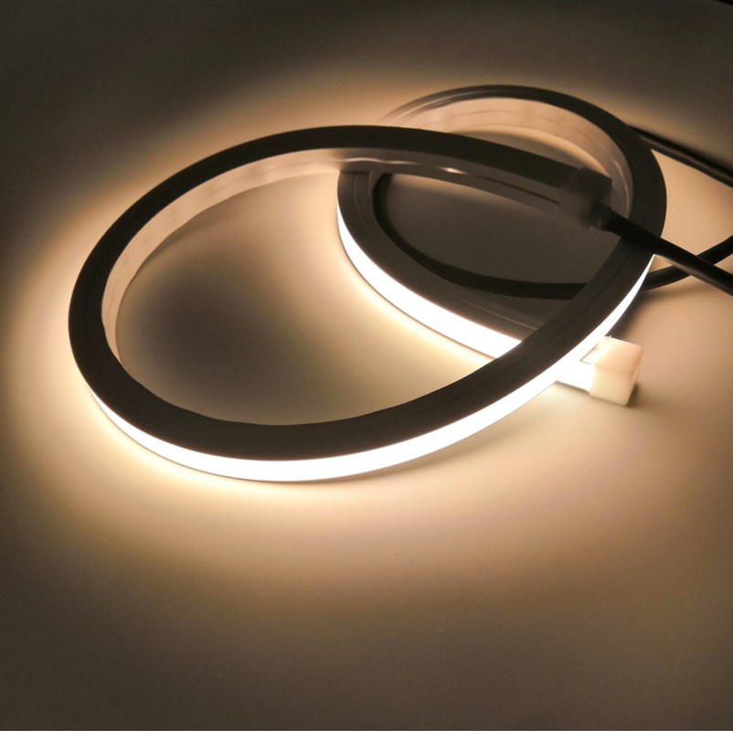 Luminosità all'aperto della decorazione 24V 14.4W della striscia 1212 della metropolitana al neon LED del silicone alta