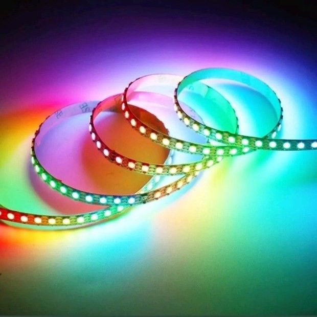 il piano flessibile di 300LEDs 12V ha condotto la striscia leggera SMD5050 ultravioletto 16,4 Ft/5m per la vernice di carrozzeria dell'interno del partito