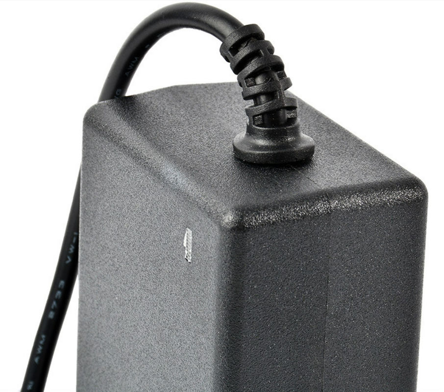 alimentazione elettrica nera dello scrittorio dell'alimentatore in CC dell'alimentazione elettrica del modulo di 5A LED 12V LED per le lampade fluorescenti del LED